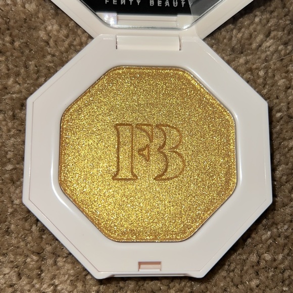 NIB Fenty Beauty Killawatt Highlighter Trophy Wife - Picture 5 of 7